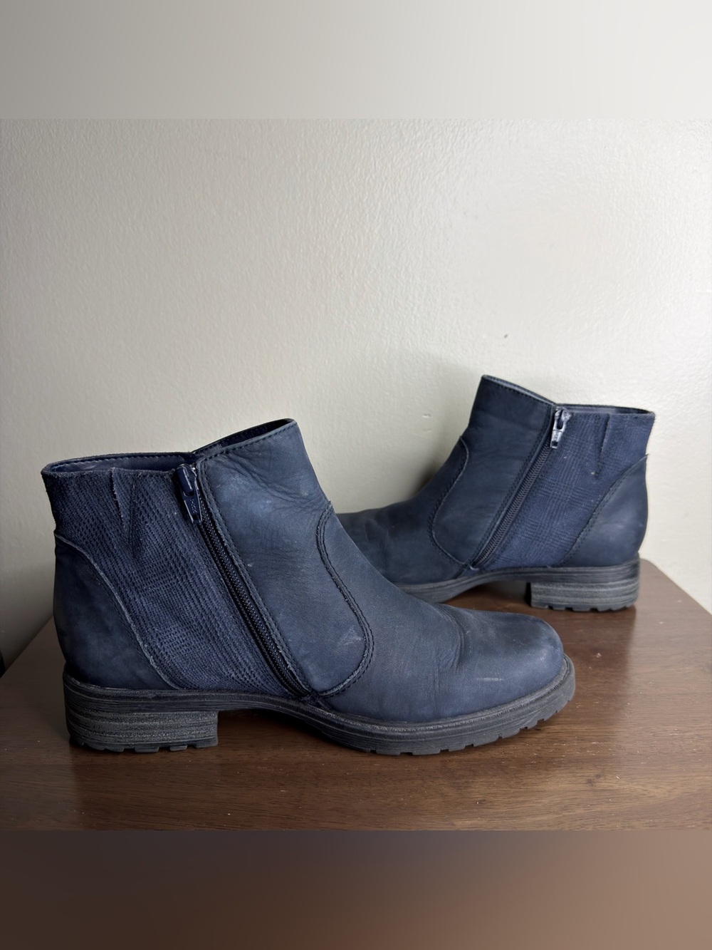 Earth Jordan Navy Blue Leather Boots 9 Womens - Picture 2 of 7